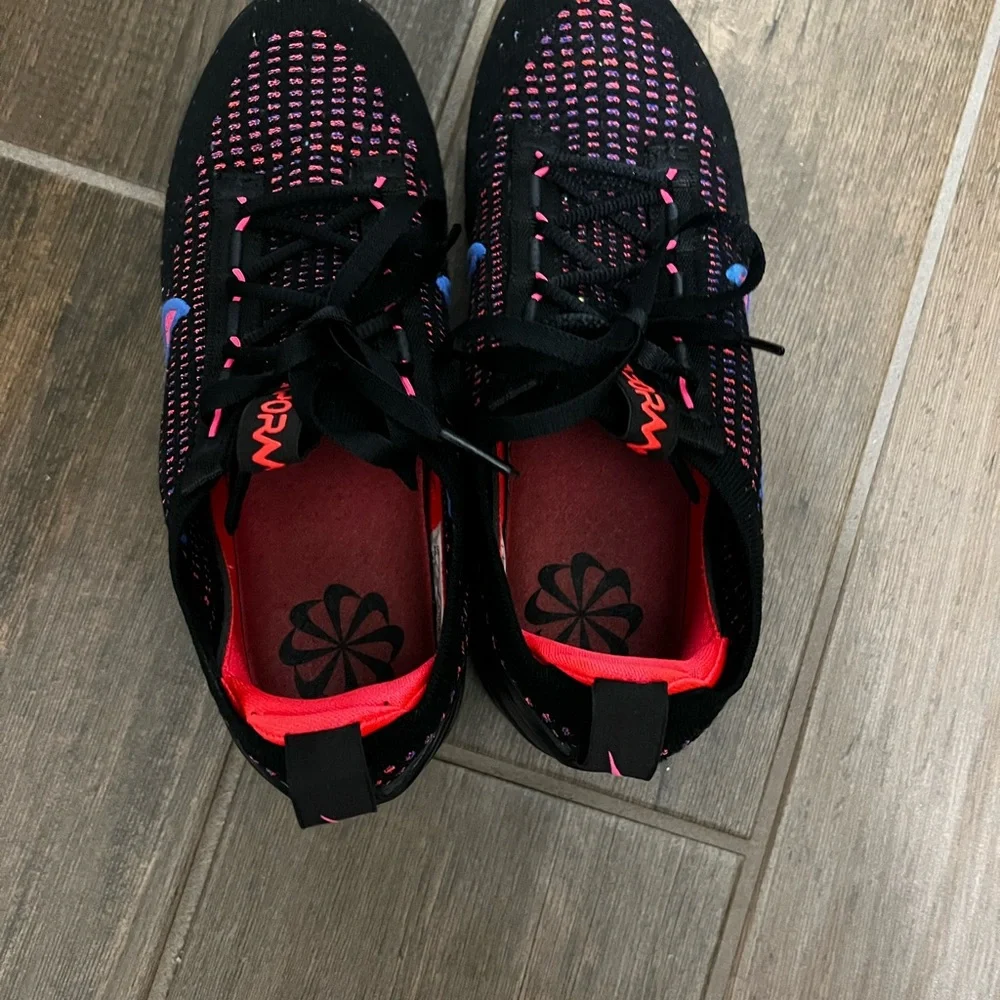 Nike Black and Pink Knit Sneakers with Blue Swoosh - Picture 3 of 3